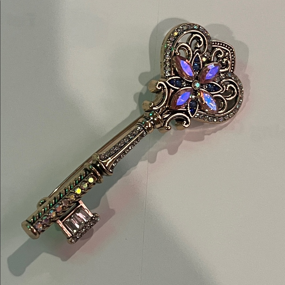 Key Brooch Goldtone Suits, Bags, Hats, Shoes